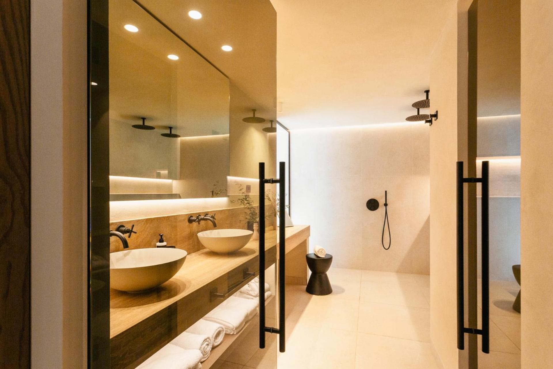 Anfitrión Villas & Suites — 11