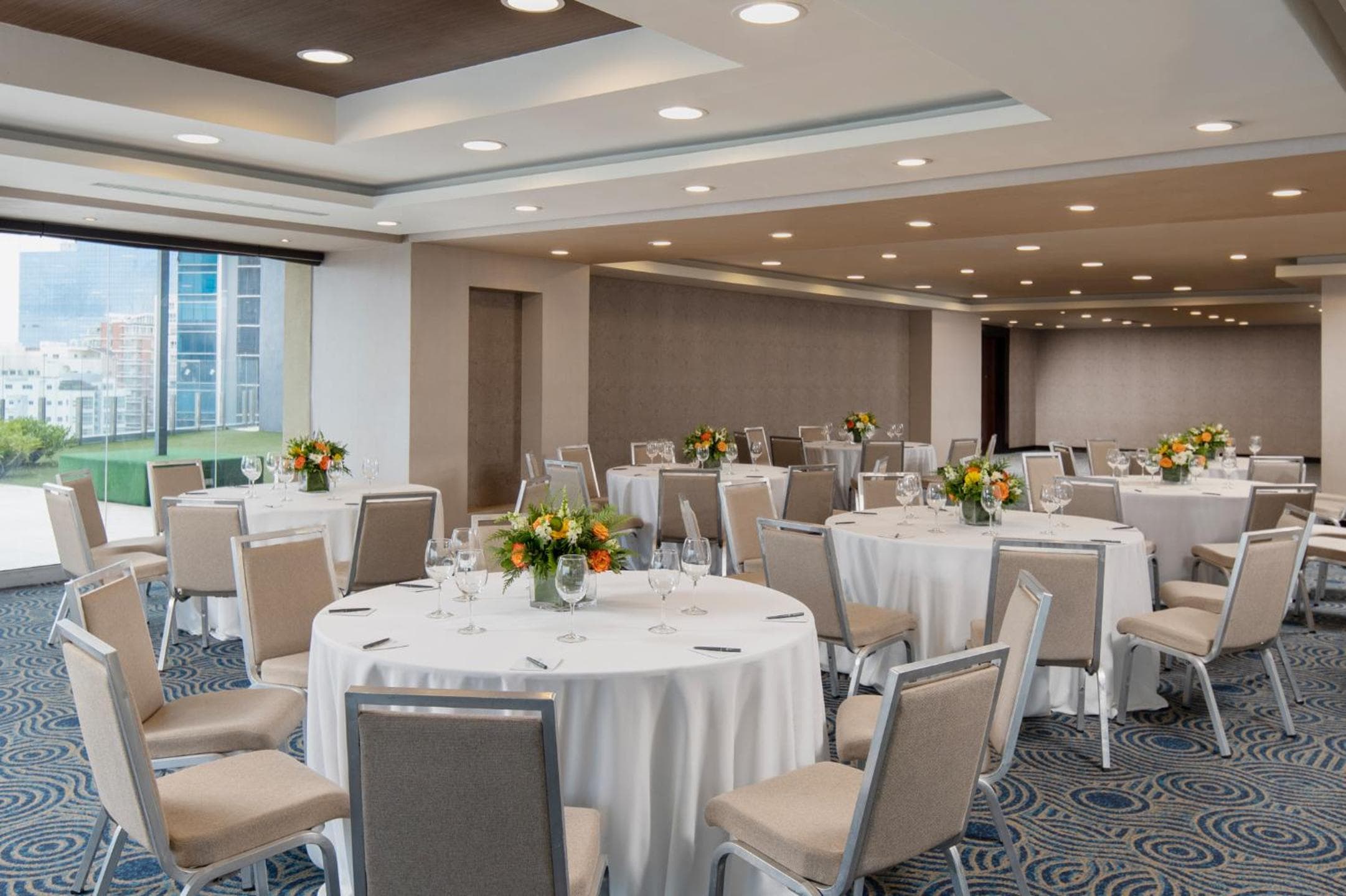 Embassy Suites by Hilton Santo Domingo — 12