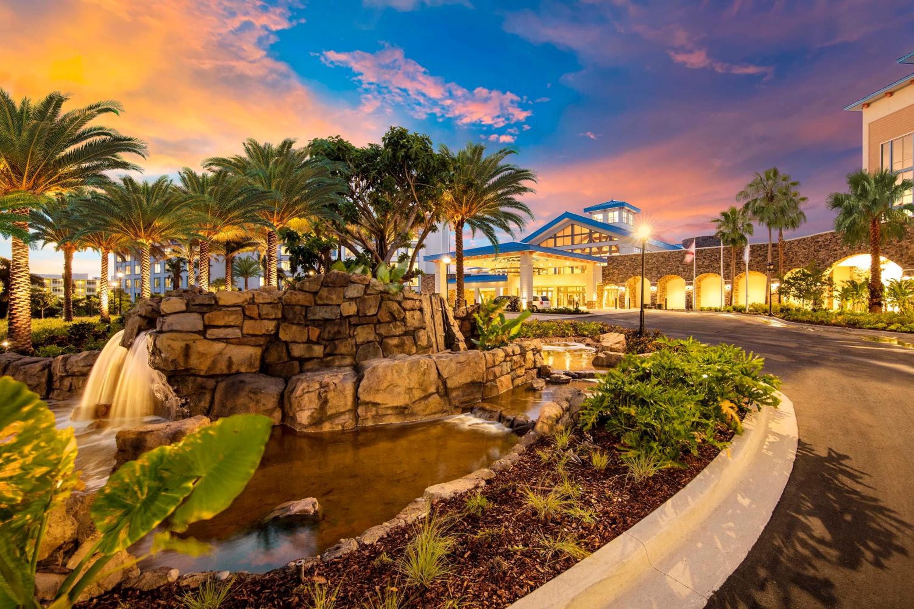 Universal's Loews Sapphire Falls Resort — 6
