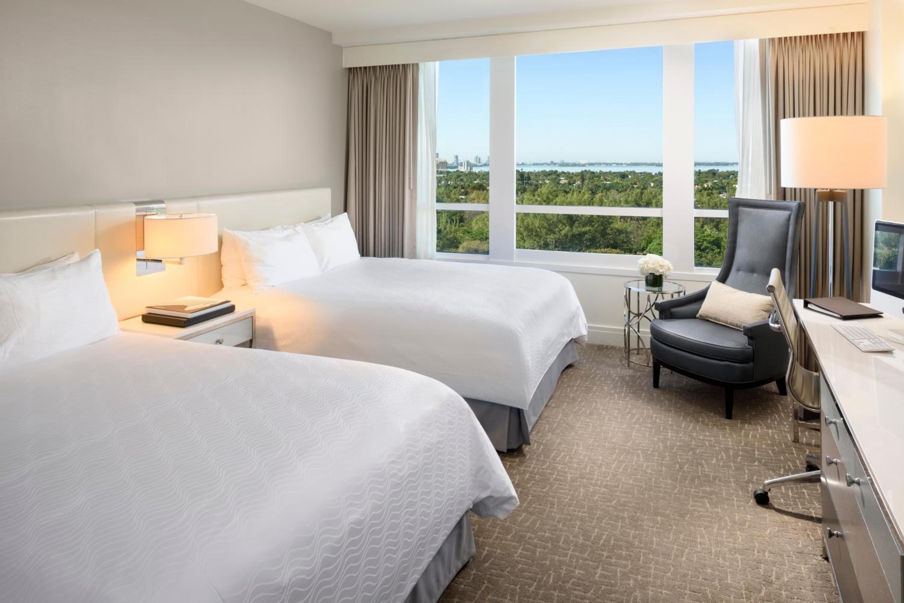 Fontainebleau Miami Beach — 25