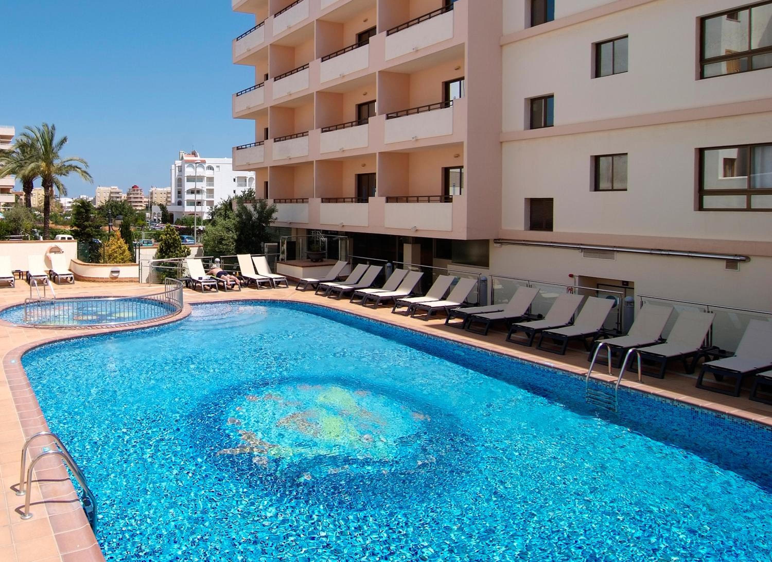 Invisa Hotel La Cala — 28
