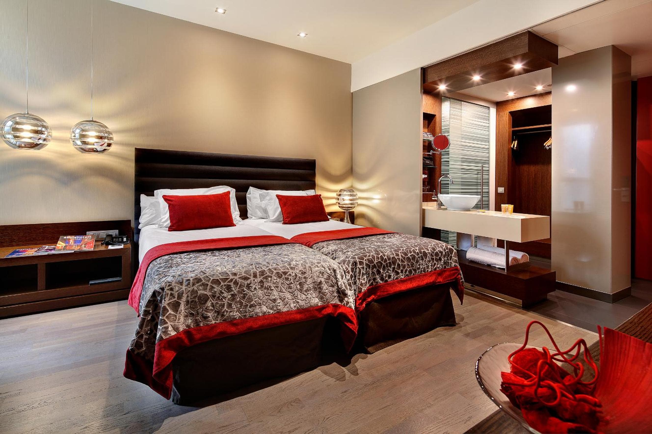Olivia Plaza Hotel — 8