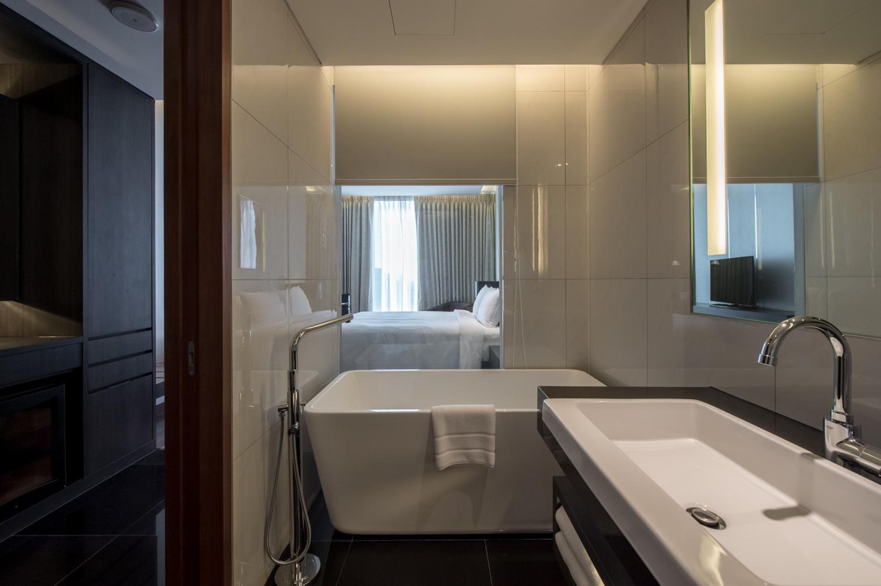 Amara Bangkok Hotel — 17