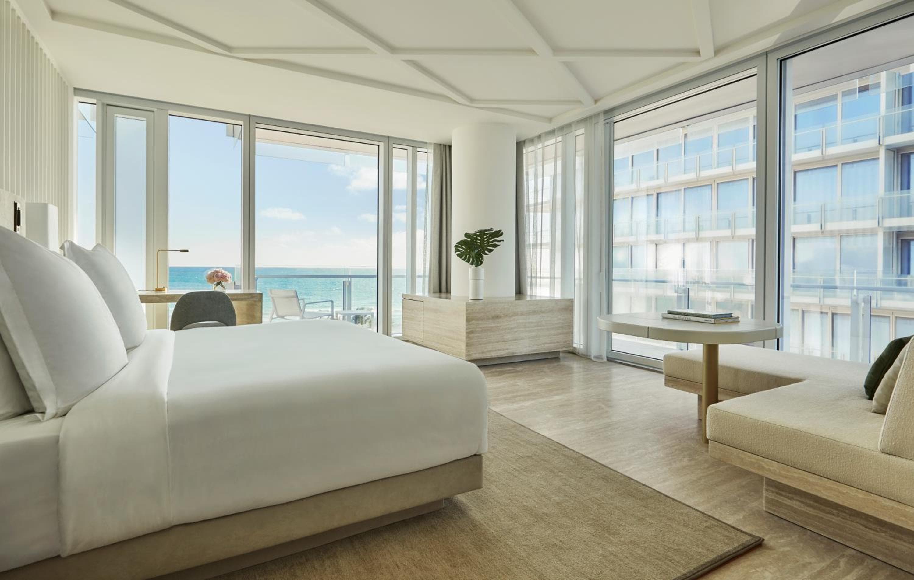 Four Seasons Hotel at The Surf Club — 3