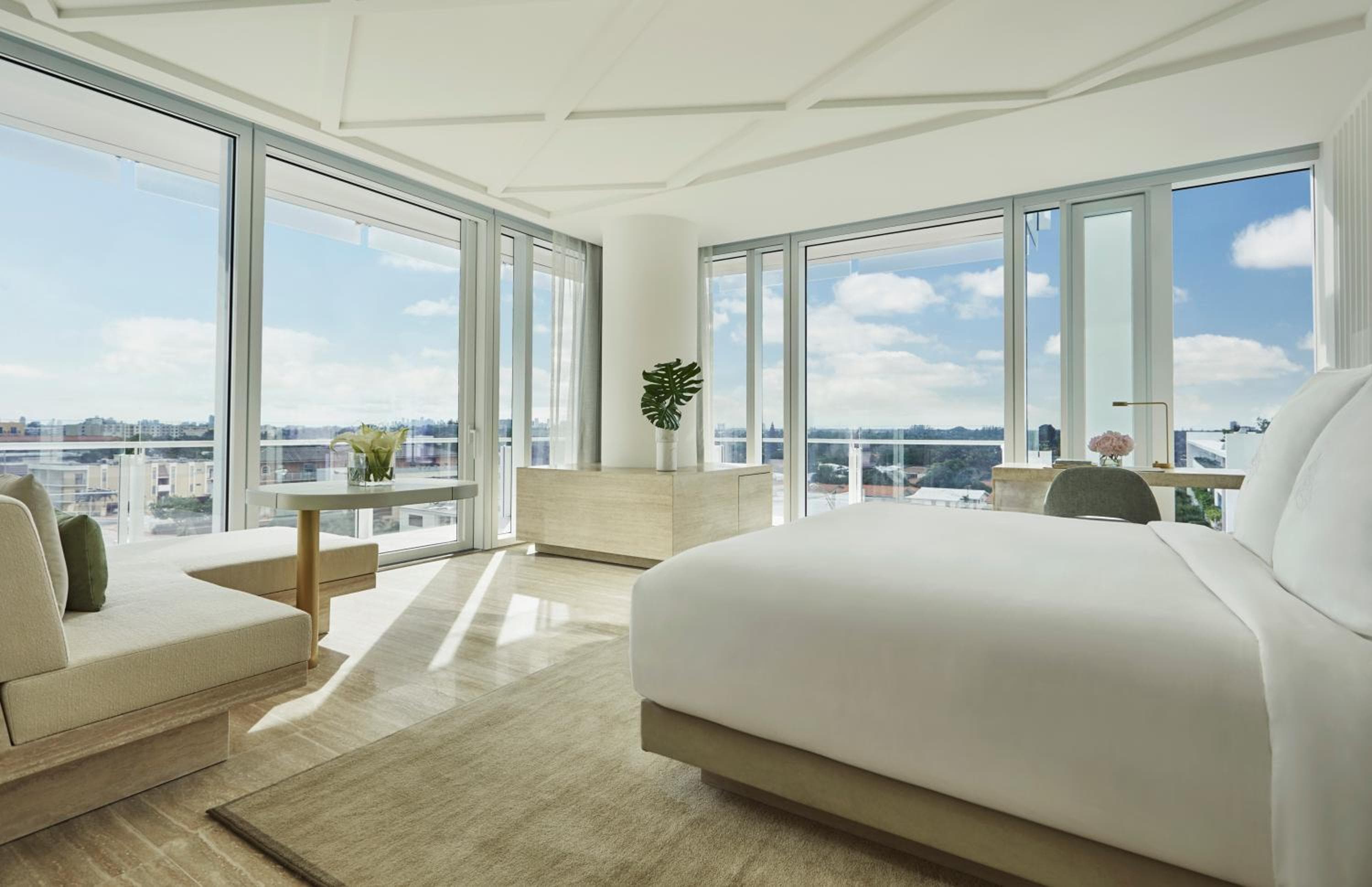 Four Seasons Hotel at The Surf Club — 11