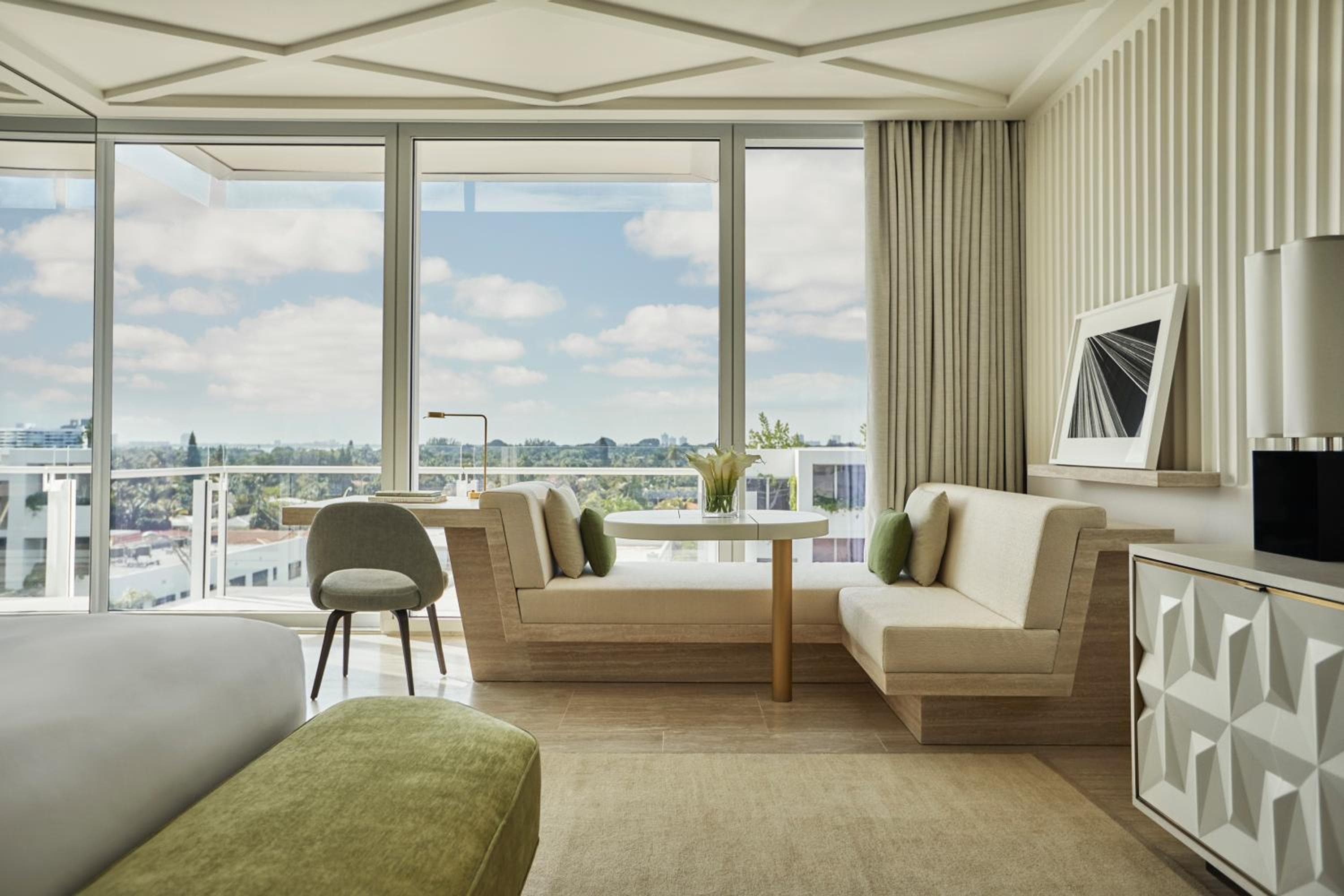 Four Seasons Hotel at The Surf Club — 5