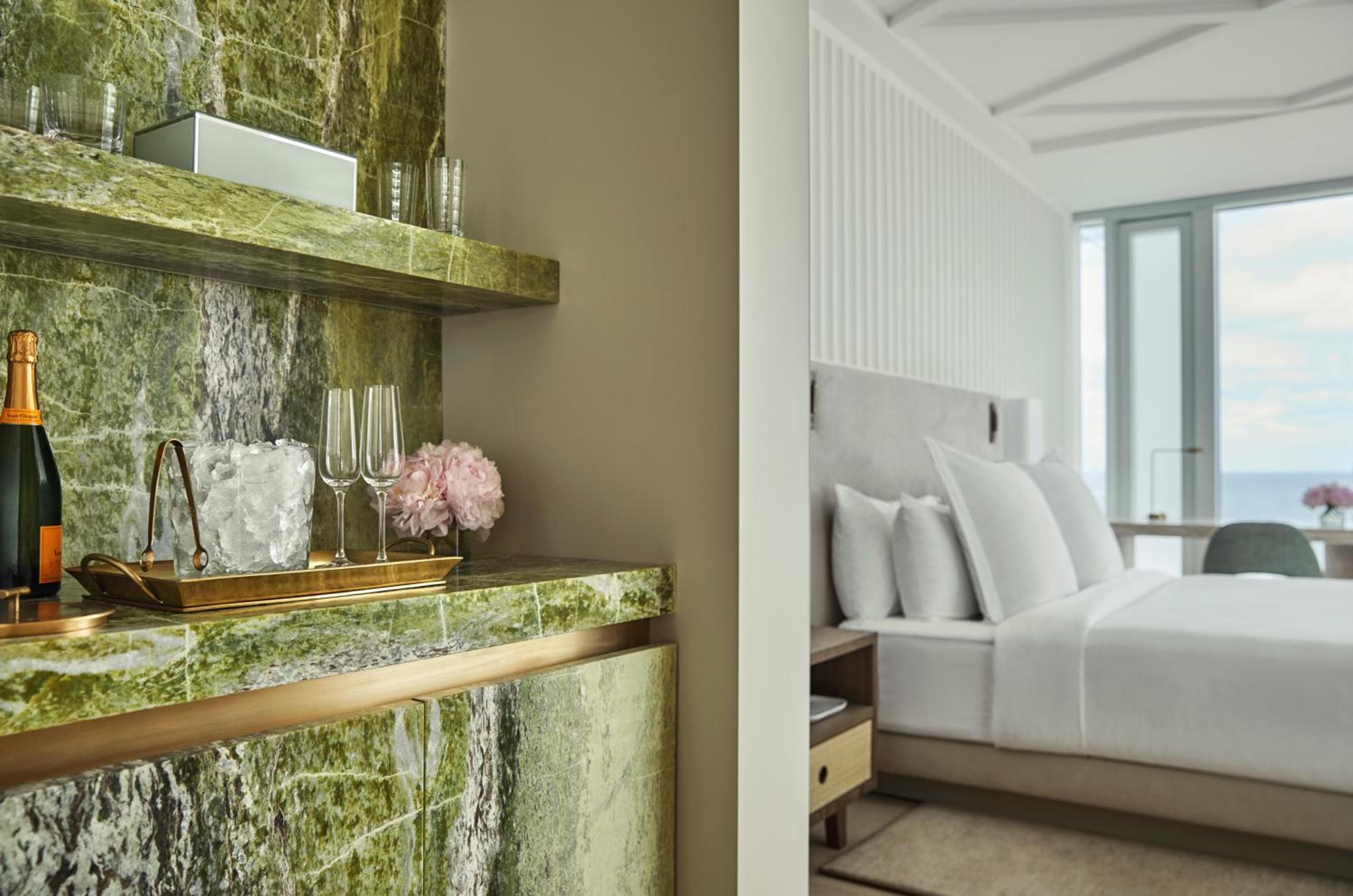 Four Seasons Hotel at The Surf Club — 14