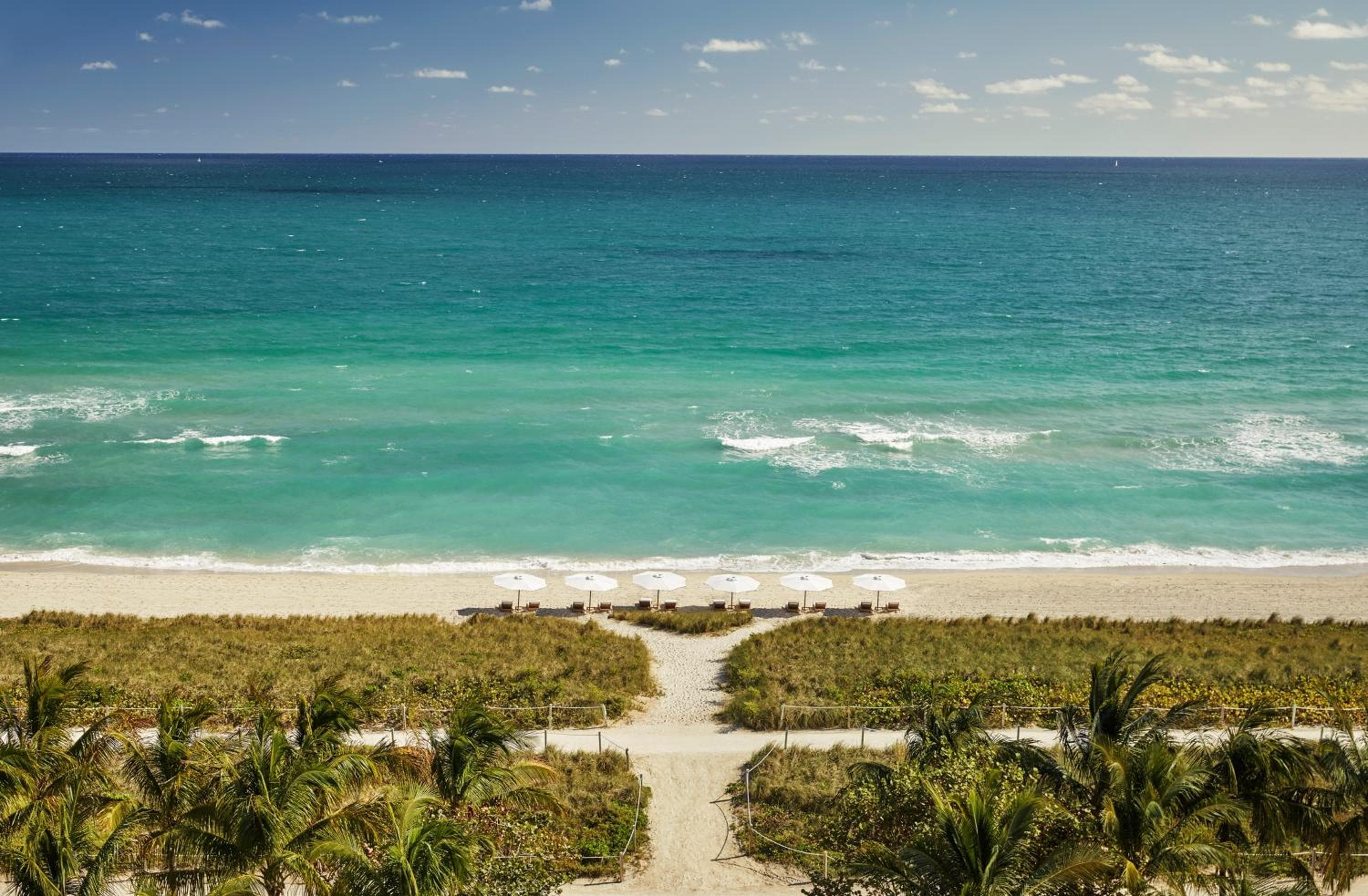 Four Seasons Hotel at The Surf Club — 25