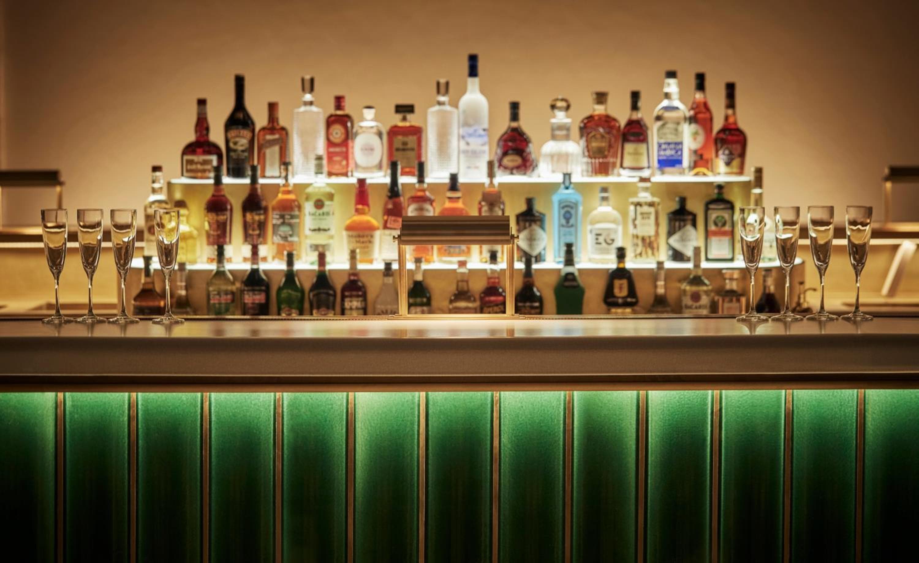 Four Seasons Hotel at The Surf Club — 21