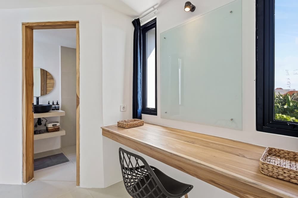White Residence - Art & Boutique Suites — 5