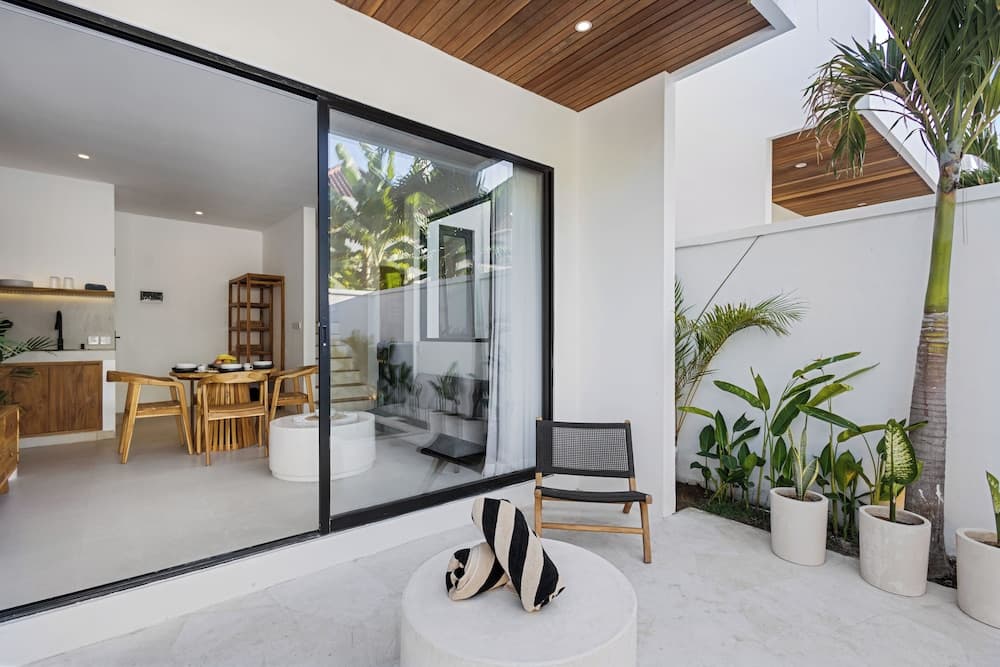 White Residence - Art & Boutique Suites — 11