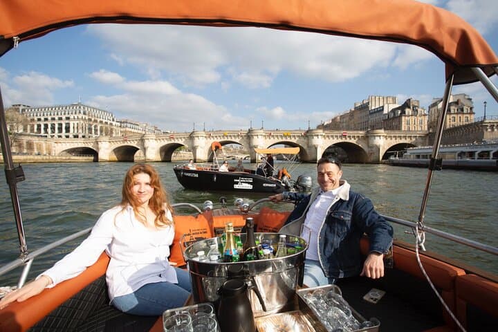 Top Private Cruises in Paris with French Champagne and surprises