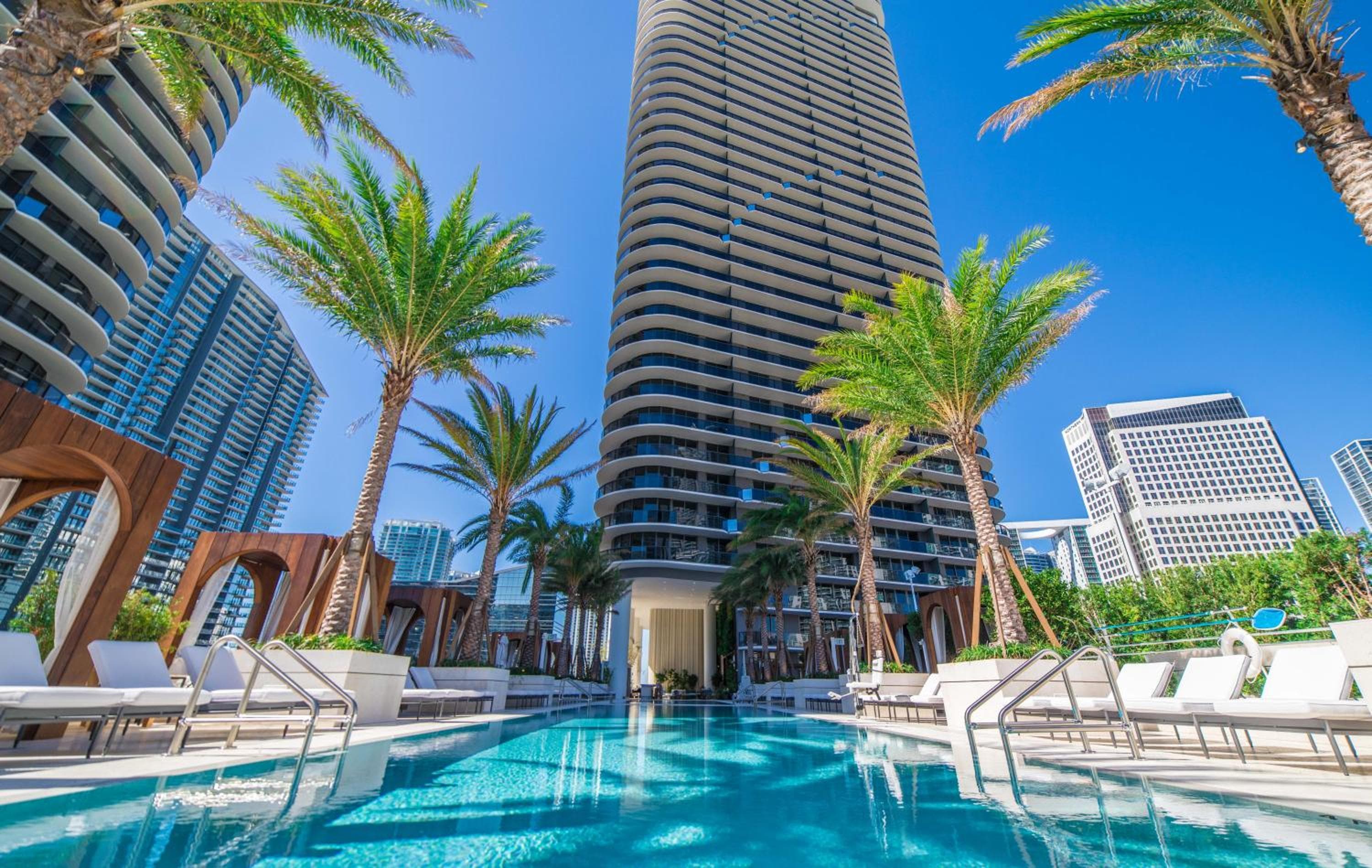 SLS LUX Brickell — 27