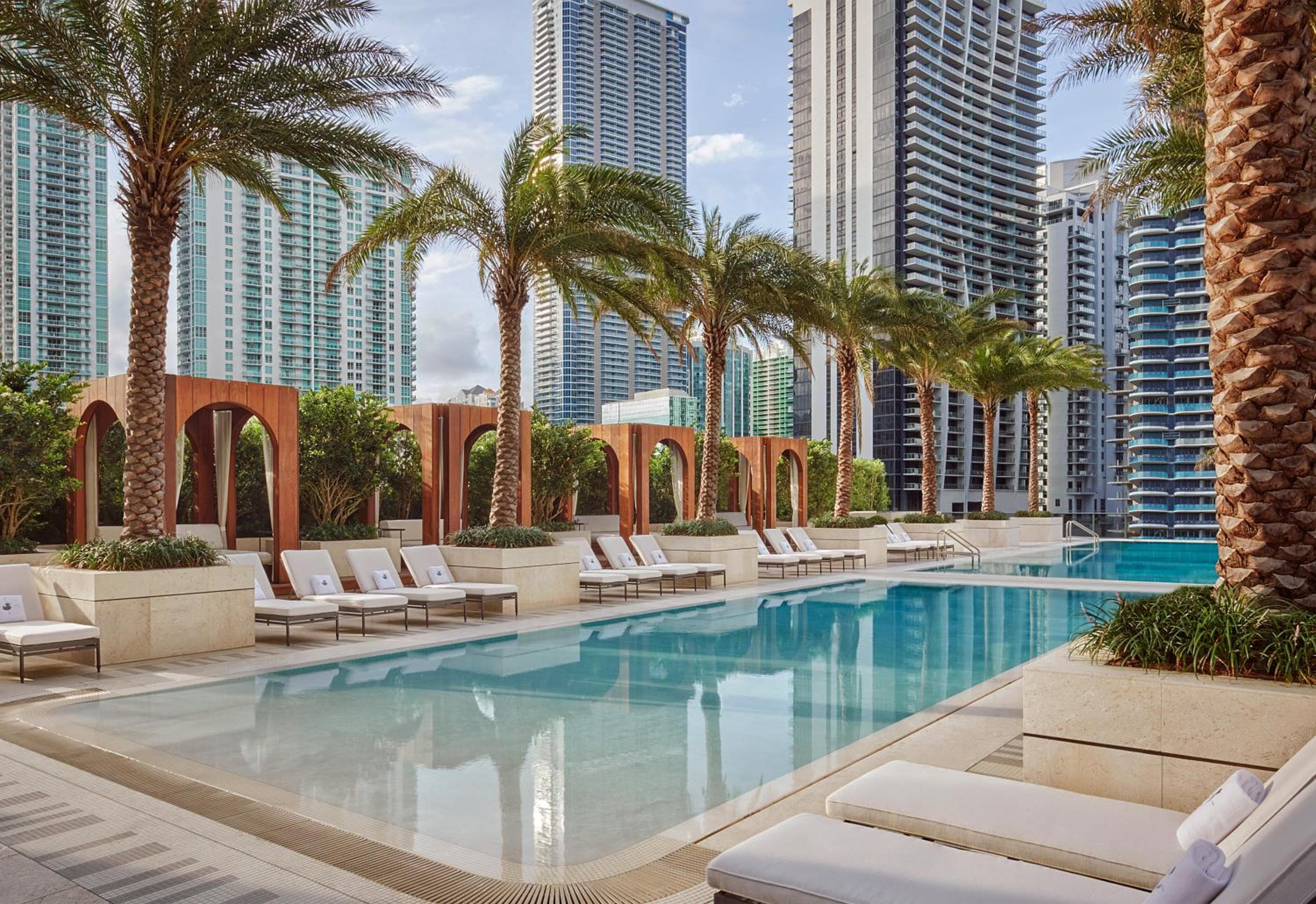 SLS LUX Brickell — 30