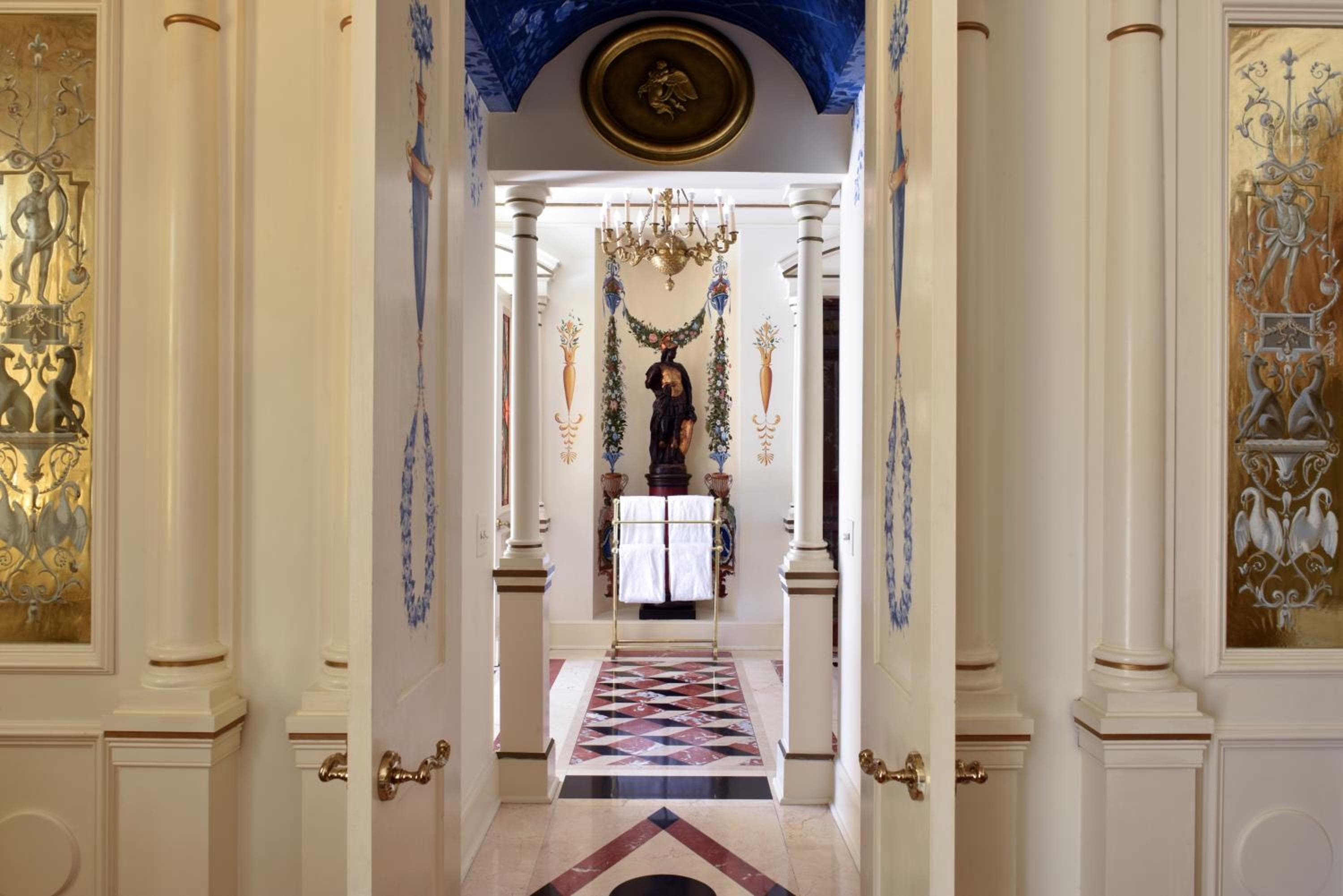 The Villa Casa Casuarina — 9