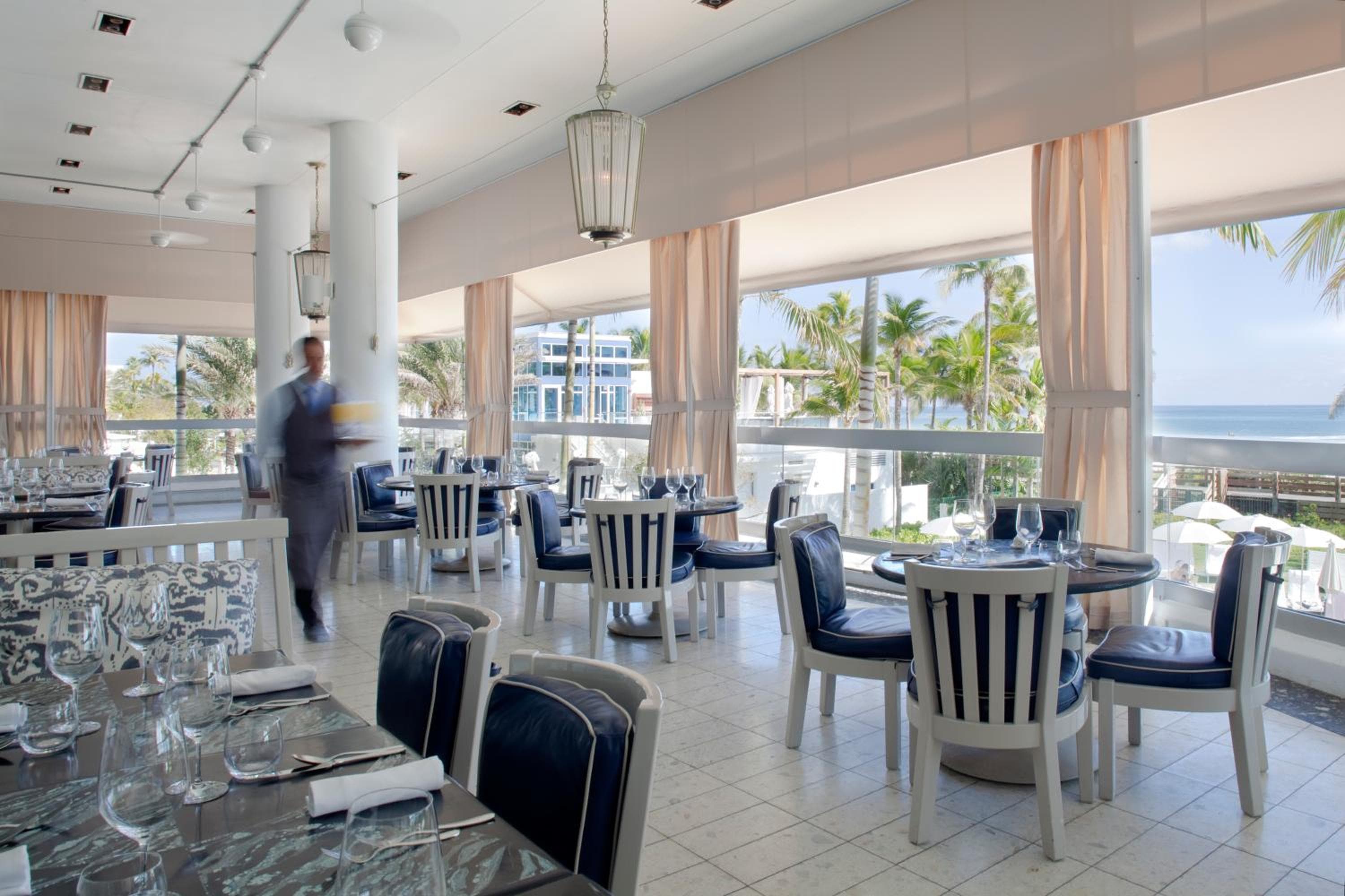 Fontainebleau Miami Beach — 15